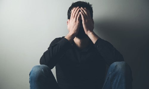 عوامل موثر بر بروز و تشدید افسردگی ماژور و مینور